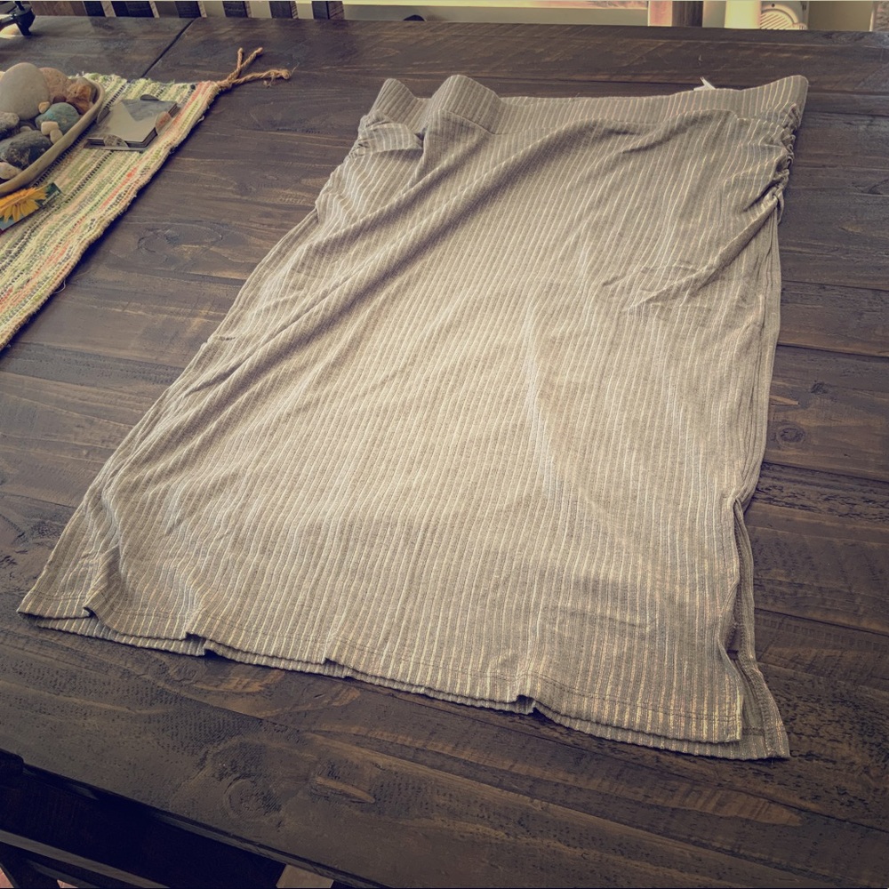Gray Midi skirt NWOT